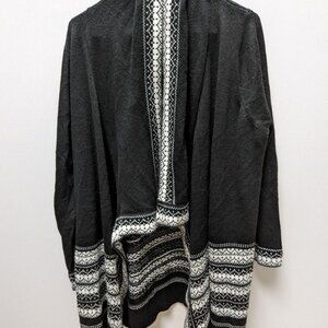 Denim 24/7 Black and White Patterned Edge Knit Cardigan
